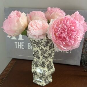 Baum Brothers Formalities Vase Toile Blue Romance Chintz Pattern W/ Gold trim